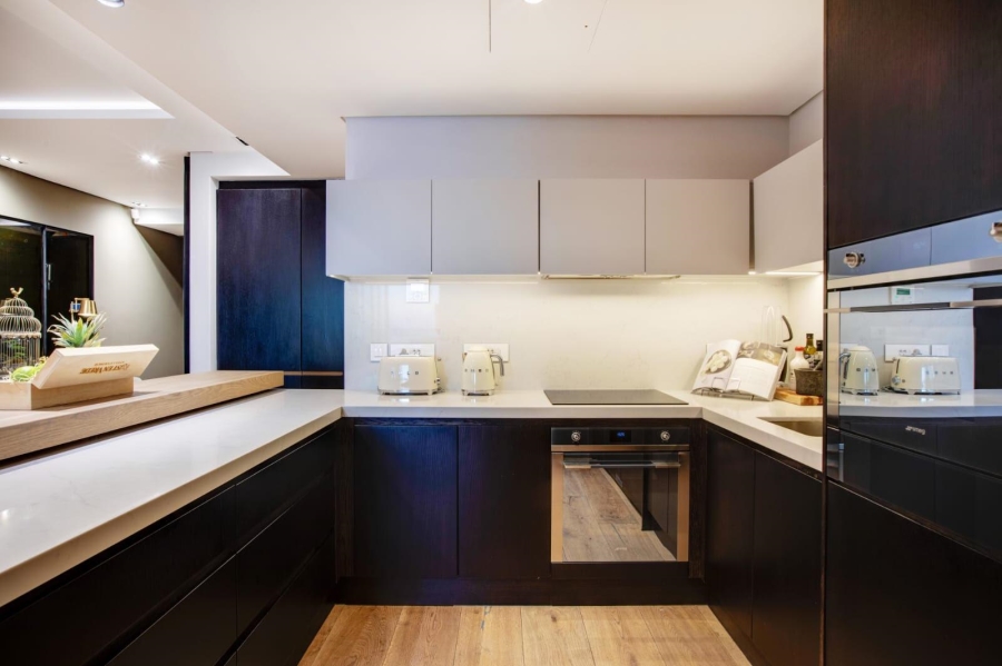 2 Bedroom Property for Sale in Sea Point Western Cape